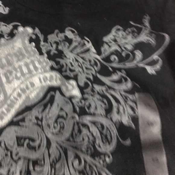 Brand new never worn two Guess shirts - Picture 5 of 6